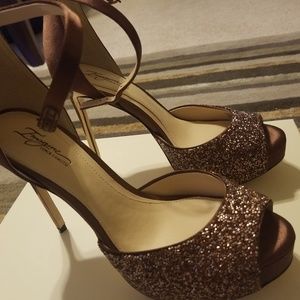 Imagine Vince Camuto Karleigh Bronze Platform 8.5